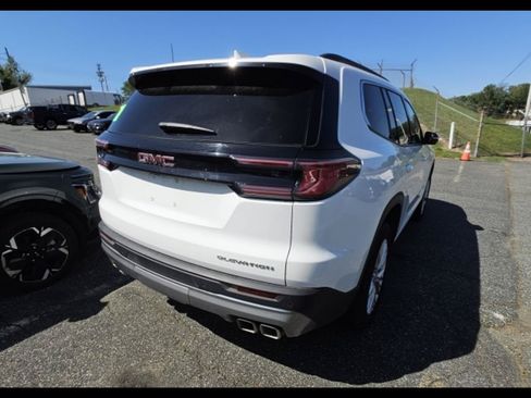 Used 2026 GMC Acadia Elevation w/ Elevation Premium Package FWD image 4