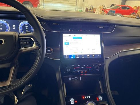 New 2025 Jeep Grand Cherokee L Summit image 17