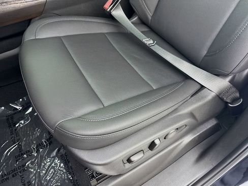 New 2025 GMC Sierra 3500 SLT w/ SLT Premium Package image 19