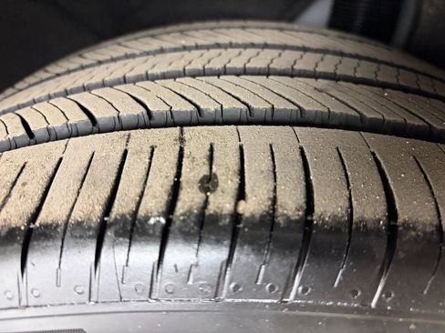 Used 2022 Tesla Model Y Long Range image 37