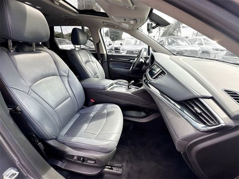 Used 2020 Buick Enclave Essence image 29