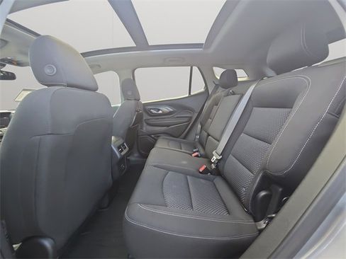 Used 2024 GMC Terrain SLE w/ Driver Convenience Package image 12