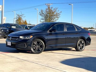 Used 2024 Volkswagen Jetta SE w/ Panoramic Sunroof Package