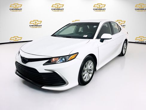 Used 2021 Toyota Camry LE w/ Carpet Mat Package (TMS) image 3