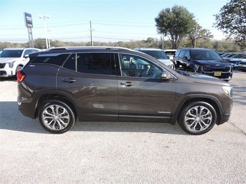 Used 2020 GMC Terrain SLT w/ Preferred Package image 4