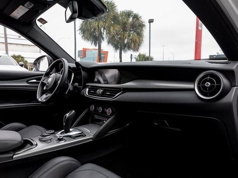 Used 2024 Alfa Romeo Stelvio Veloce image 34