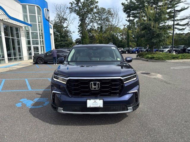Used 2024 Honda Pilot Elite image 3