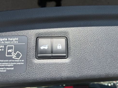 Used 2025 INFINITI QX50 Pure image 11