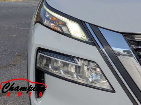 Used 2021 Nissan Rogue SL FWD image 11