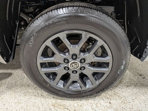 Used 2024 Toyota Tundra Platinum image 13