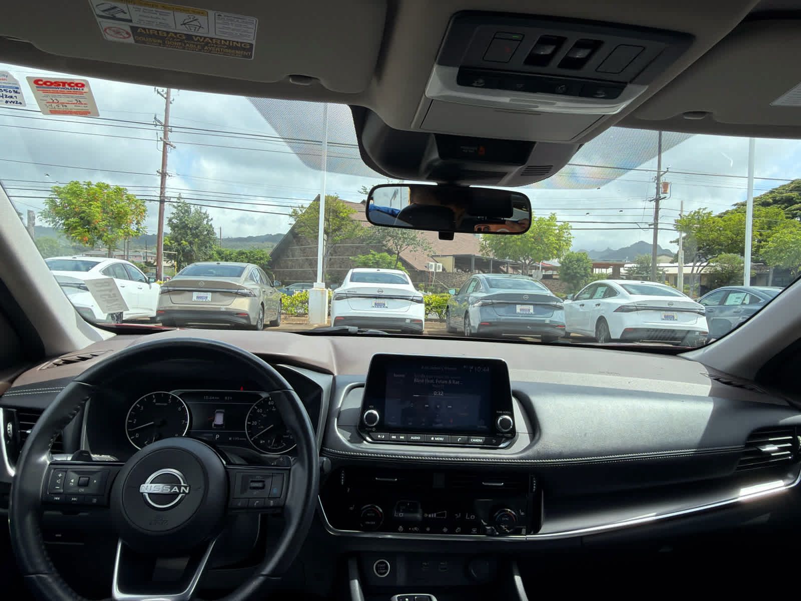 Used 2022 Nissan Rogue SV w/ SV Premium Package FWD image 10