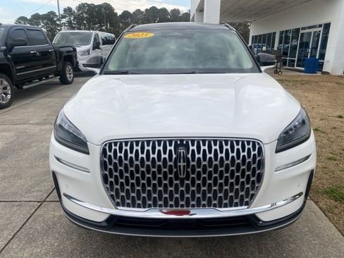 Used 2025 Lincoln Corsair FWD w/ Equipment Group 101A image 8