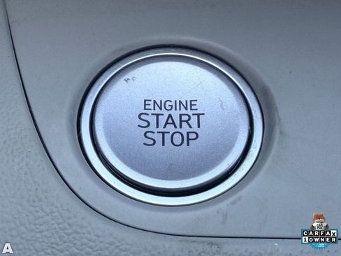 Used 2025 Hyundai Elantra Limited FWD image 30