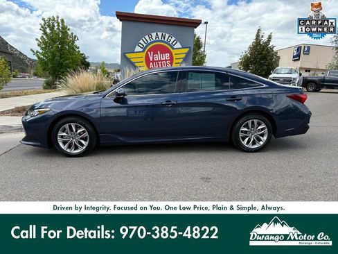Used 2019 Toyota Avalon XLE w/ Moonroof Package FWD image 3