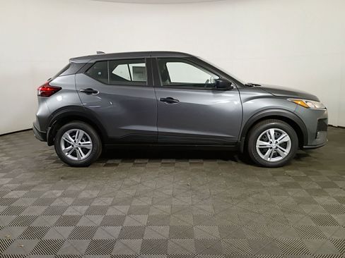 New 2025 Nissan Kicks Play S image 7