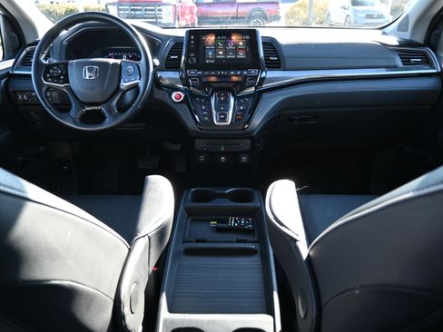 Used 2022 Honda Odyssey Elite image 3