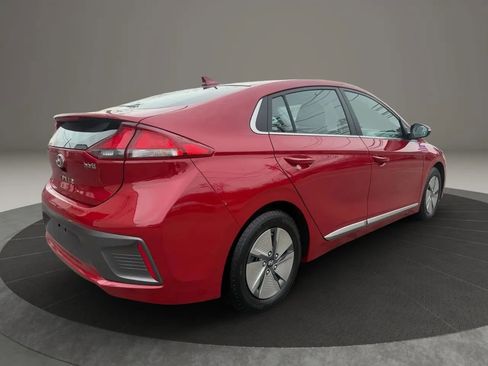 Used 2022 Hyundai Ioniq SE image 5