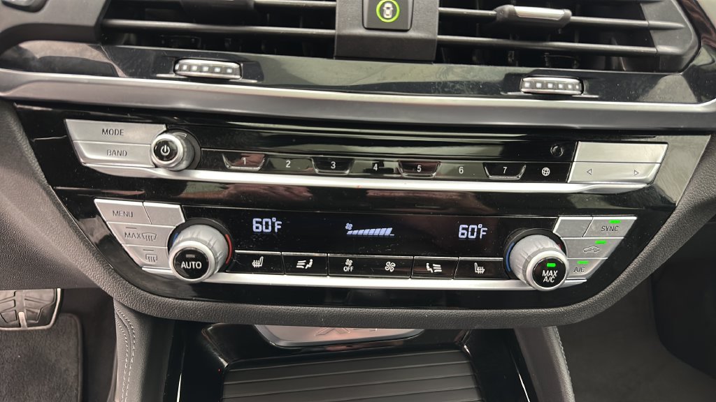 Used 2021 BMW X4 xDrive30i w/ Executive Package AWD/4WD image 18