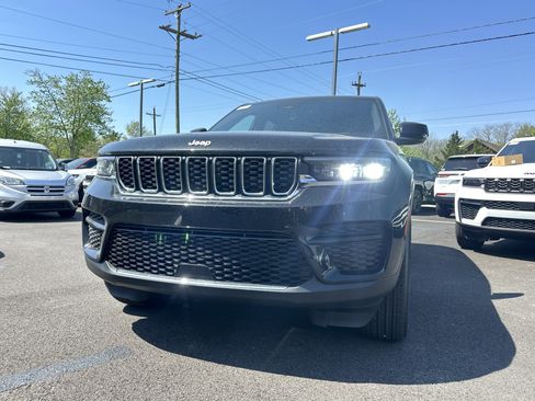 New 2026 Jeep Grand Cherokee Laredo AWD/4WD image 20