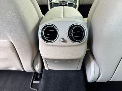 Used 2017 Mercedes-Benz E 300 4MATIC image 34