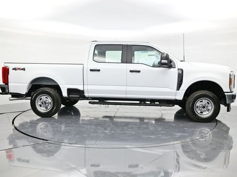 New 2026 Ford F250 XL w/ XL Chrome Package image 4