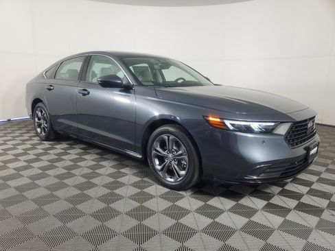 New 2026 Honda Accord EX-L image 2