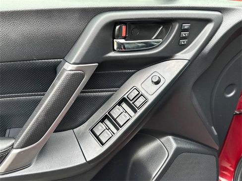 Used 2018 Subaru Forester 2.5i Touring w/ Popular Package #3B image 19
