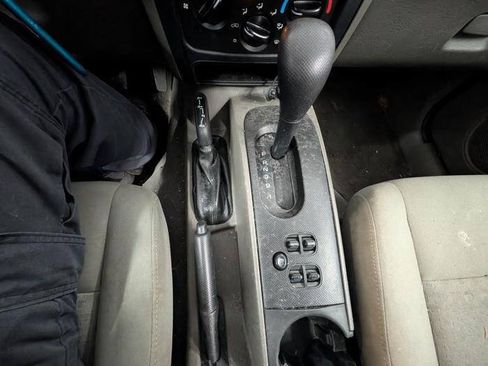 Used 2007 Jeep Liberty Sport AWD/4WD image 36
