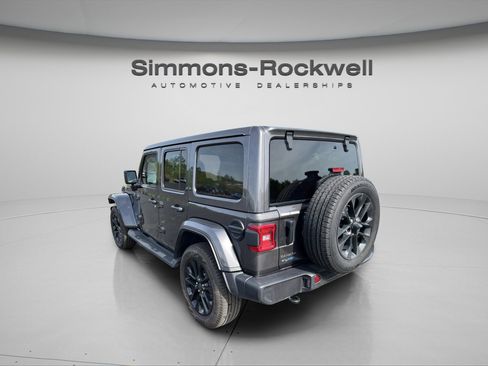 Used 2025 Jeep Wrangler Unlimited Sahara AWD/4WD image 3