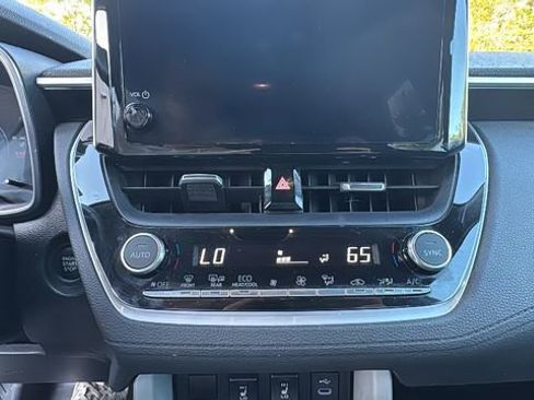 Used 2024 Toyota Corolla Cross XLE AWD/4WD image 22