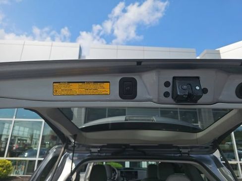 Used 2013 Toyota Sienna XLE FWD image 11
