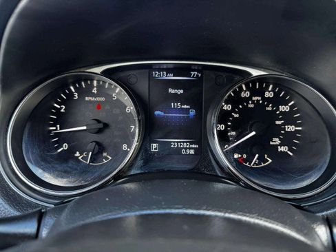 Used 2015 Nissan Rogue SV image 23