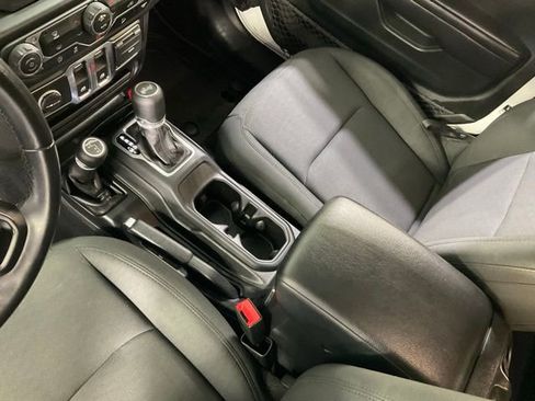 Used 2020 Jeep Wrangler Sport image 19