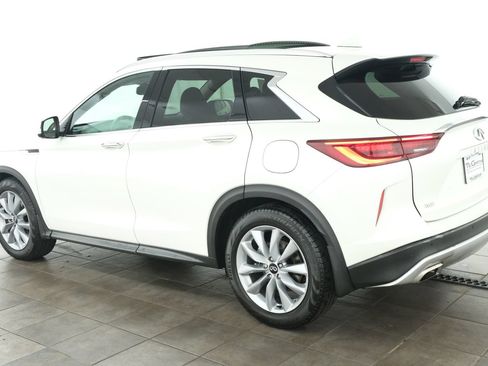 Used 2022 INFINITI QX50 Essential AWD/4WD image 3