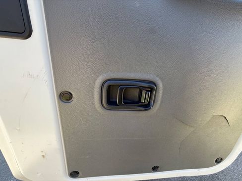 Used 2019 Nissan NV 2500 SV RWD image 9