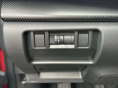 Certified 2025 Subaru Crosstrek 2.5i Premium AWD/4WD image 32