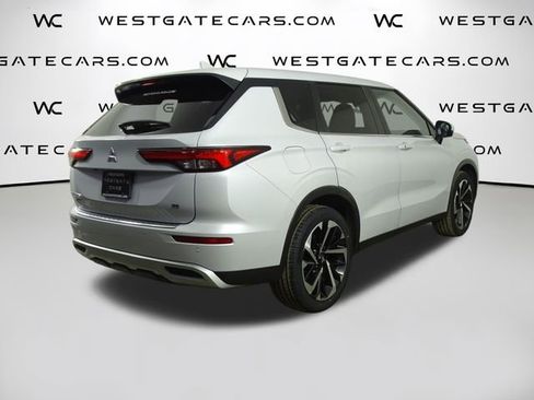 Used 2024 Mitsubishi Outlander SE image 44