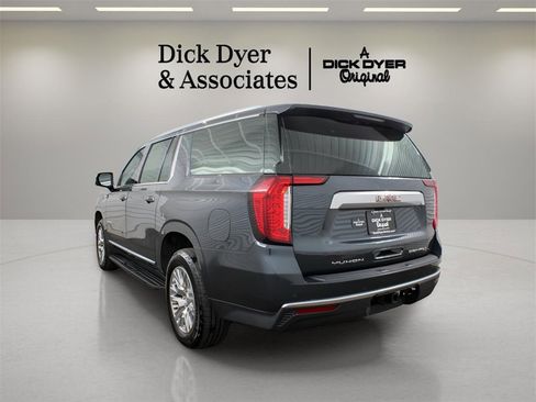 Used 2022 GMC Yukon XL Denali image 4