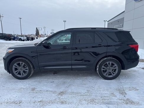 Certified 2023 Ford Explorer XLT w/ Equipment Group 202A image 4