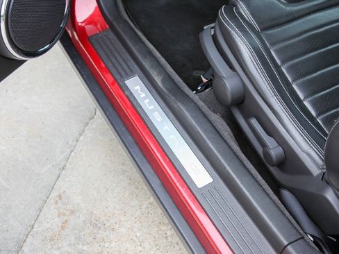 Used 2011 Ford Mustang GT Premium w/ Electronics Pkg RWD image 60