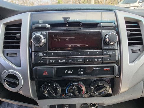 Used 2012 Toyota Tacoma 4x4 Double Cab w/ SR5 Pkg image 15