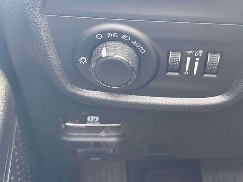 New 2026 Jeep Grand Cherokee Altitude AWD/4WD image 17