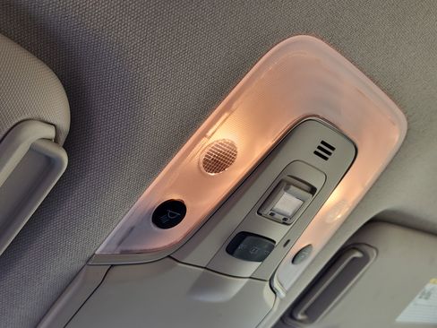 Used 2019 Toyota Prius image 35