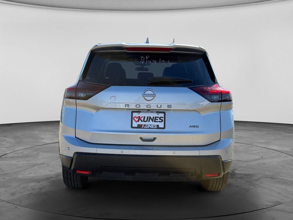Used 2025 Nissan Rogue SV AWD/4WD image 8