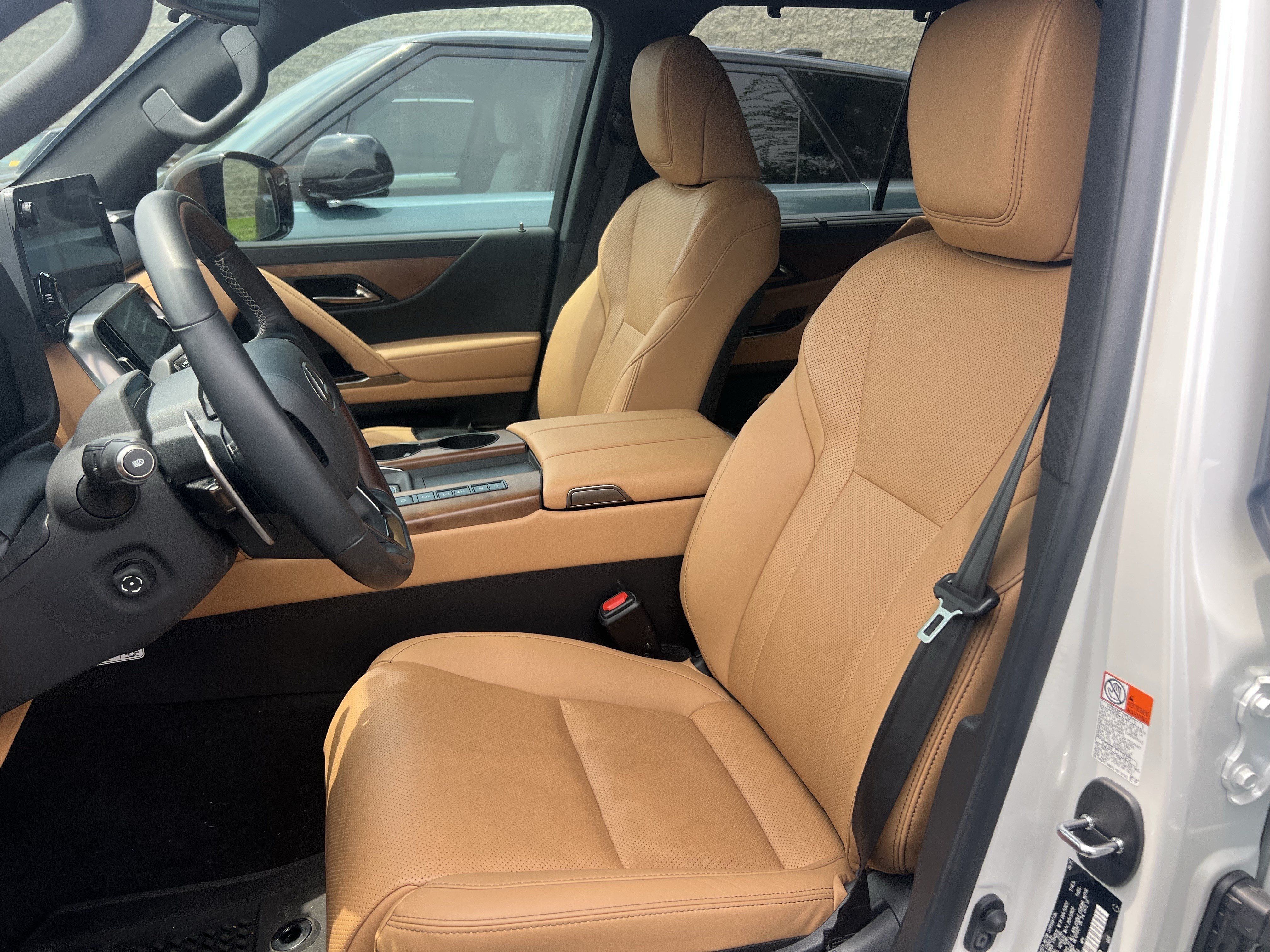 Certified 2025 Lexus LX 700h Luxury w/ Appearance Package AWD/4WD image 16