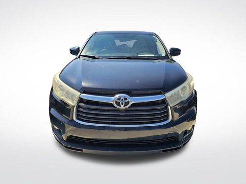 Used 2016 Toyota Highlander Plus FWD image 5