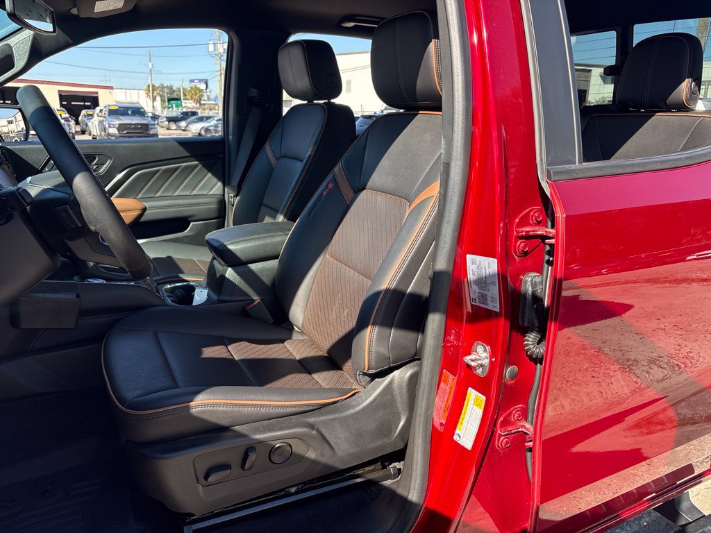 Used 2023 GMC Canyon AT4 w/ AT4 Premium Package AWD/4WD image 9