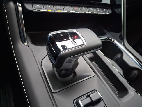 Used 2024 GMC Sierra 1500 AT4X w/ AT4X AEV Edition image 15