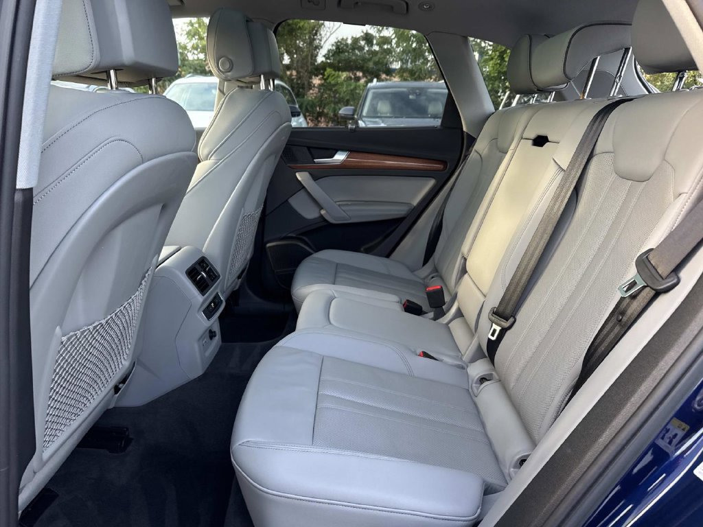 Used 2023 Audi Q5 2.0T Premium Plus w/ Premium Plus Package AWD/4WD image 11
