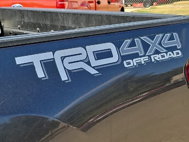 Used 2019 Toyota Tacoma TRD Off-Road w/ Technology Package AWD/4WD image 11